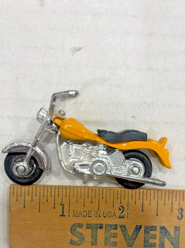 Yellow die cast motorcycle toy - yellow,